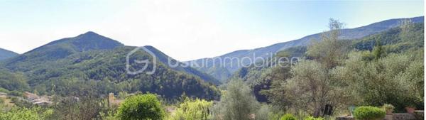 Terrain de 1 591 m²