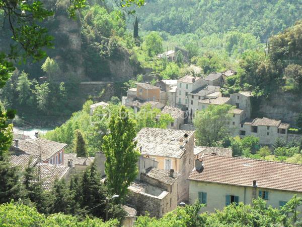 Terrain de 1 591 m²