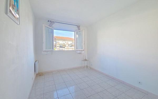 Appartement à vendre    3 pièces • 63 m2 Saint-Laurent-du-Var