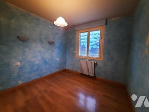 Maison à vendre Val d'Anast en Ille-et-Vilaine (35),

Dans un village proche commerces et écoles