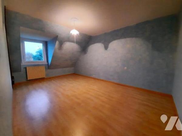 Maison à vendre Val d'Anast en Ille-et-Vilaine (35),

Dans un village proche commerces et écoles