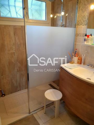 Maison en pierre, 8 pièces sur grand terrain arboré