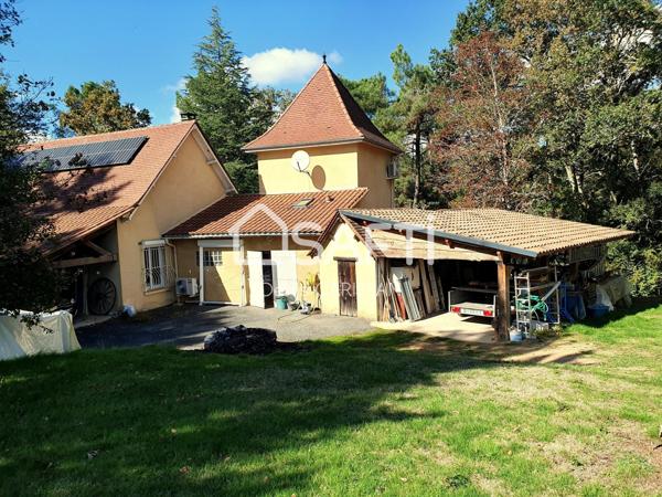 Maison en pierre, 8 pièces sur grand terrain arboré
