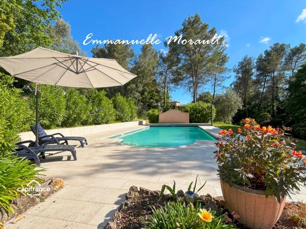 Villa à vendre 7 pièces avec piscine à BAGNOLS EN FORET (83)