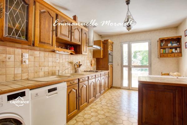 Villa à vendre 7 pièces avec piscine à BAGNOLS EN FORET (83)