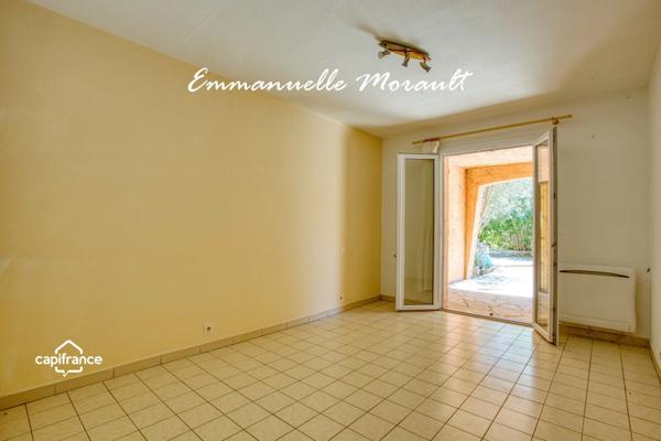 Villa à vendre 7 pièces avec piscine à BAGNOLS EN FORET (83)