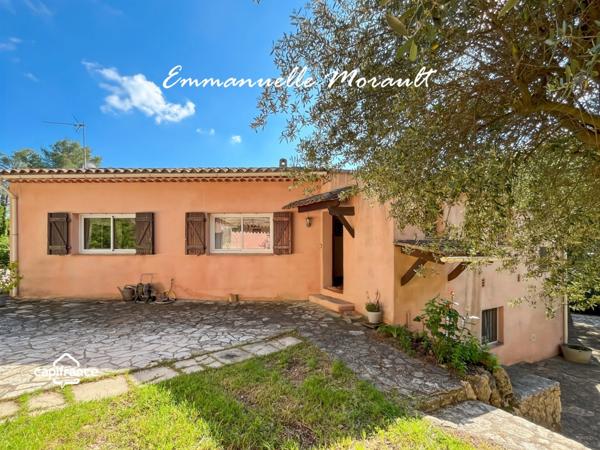 Villa à vendre 7 pièces avec piscine à BAGNOLS EN FORET (83)