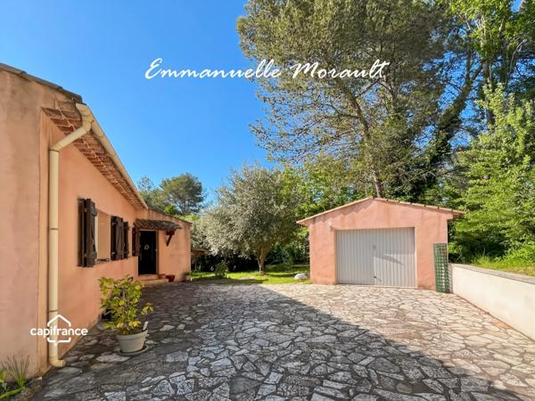 Villa à vendre 7 pièces avec piscine à BAGNOLS EN FORET (83)