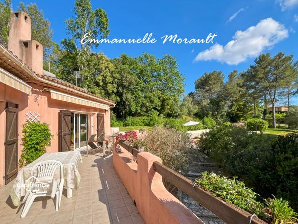 Villa à vendre 7 pièces avec piscine à BAGNOLS EN FORET (83)