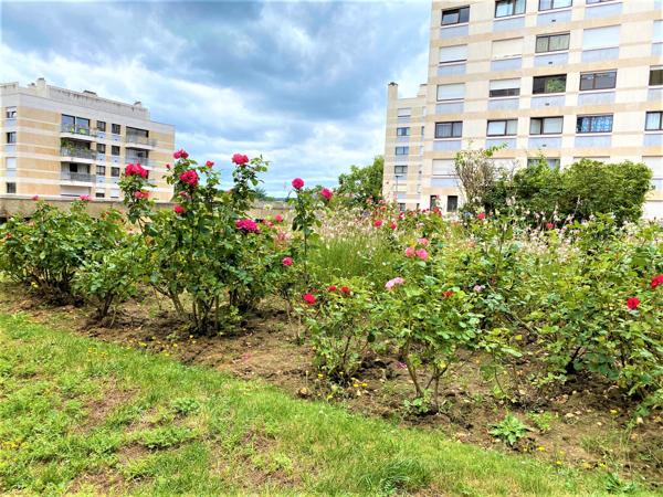 Garches (92380) Garches : appartement avec 2 chambres en location 1600 € par mois