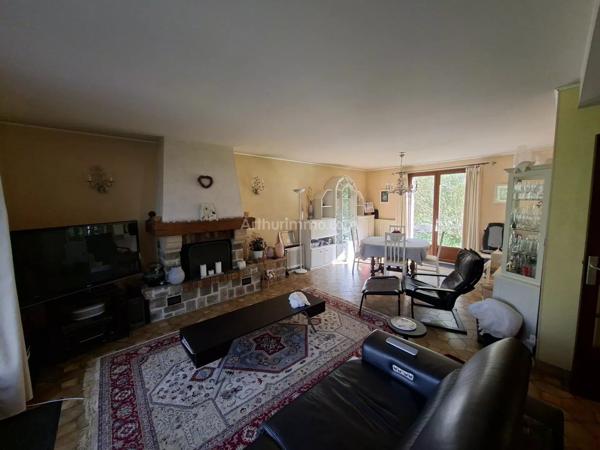 Vente                                                      Maison
                        
                     7 pièces                      165 m2                     à Magny-en-Vexin