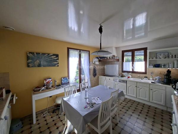 Vente                                                      Maison
                        
                     7 pièces                      165 m2                     à Magny-en-Vexin