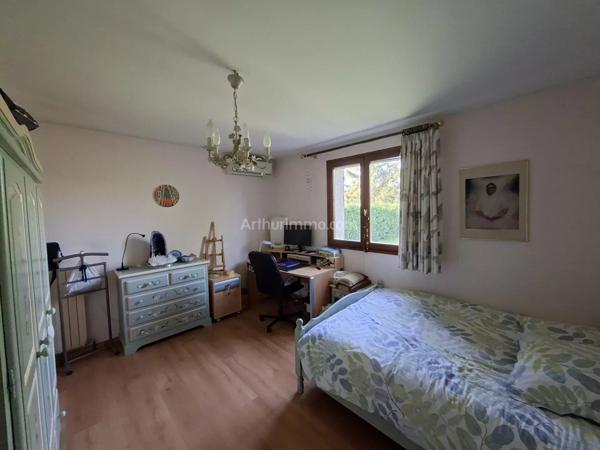 Vente                                                      Maison
                        
                     7 pièces                      165 m2                     à Magny-en-Vexin