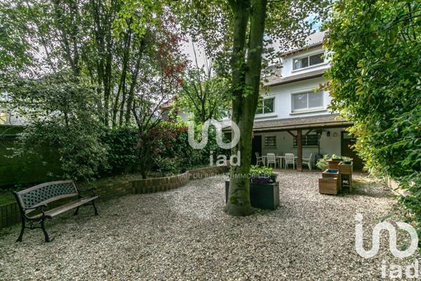 Maison 7 pièces de 142 m² à Rosny-sous-Bois (93110)