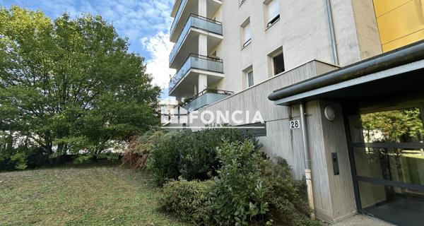Location Appartement 2 pièces 48.39 m² - Saint-martin-d'hères 38400