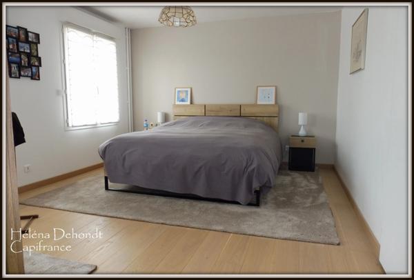 En vente cette belle propriété composée d'une grande maison principale et d'une maison de vacances.