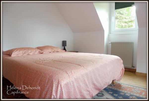 En vente cette belle propriété composée d'une grande maison principale et d'une maison de vacances.