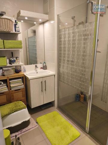 A vendre appartement T3 : 70,60 m2, avec varangue –Résidence récente Centre-ville de La Possession.