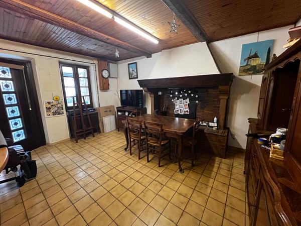 A VENDRE ENTRAIGUES SUR LA SORGUE  4 pièce(s) 125 m2