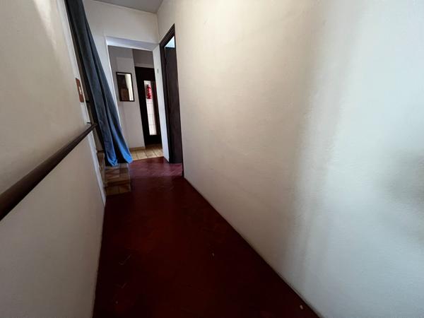 A VENDRE ENTRAIGUES SUR LA SORGUE  4 pièce(s) 125 m2