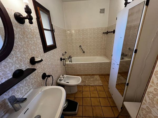 A VENDRE ENTRAIGUES SUR LA SORGUE  4 pièce(s) 125 m2