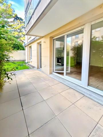 Vente                                                      Appartement
                        
                     3 pièces                      60 m2                     à Corbeil-Essonnes