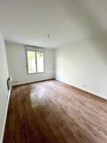 Vente                                                      Appartement
                        
                     3 pièces                      60 m2                     à Corbeil-Essonnes