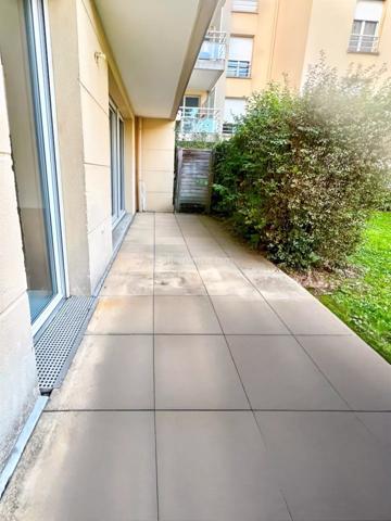 Vente                                                      Appartement
                        
                     3 pièces                      60 m2                     à Corbeil-Essonnes