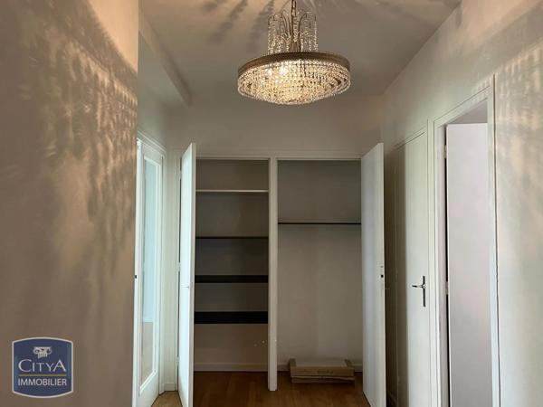 Appartement à louer 2 pièces 60.7m²