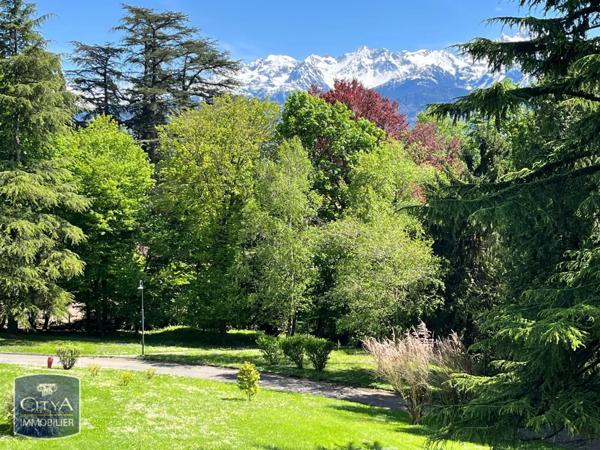 Appartement à louer 2 pièces 60.7m²