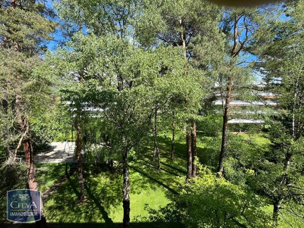 Appartement à louer 2 pièces 60.7m²