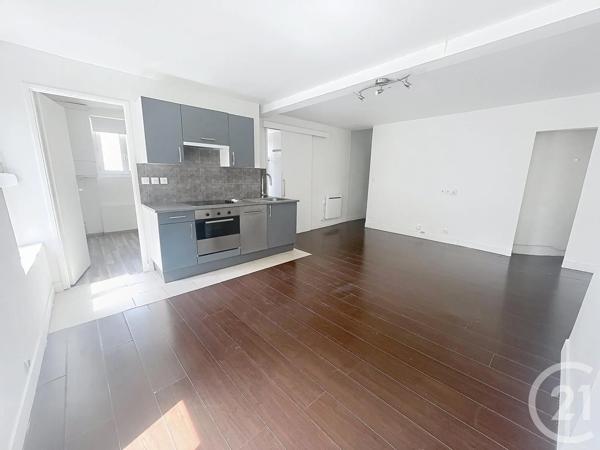 Appartement F2 à vendre  2 pièces - 39 m 2   MELUN  - 77