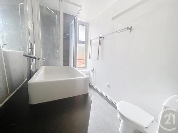 Appartement F2 à vendre  2 pièces - 39 m 2   MELUN  - 77