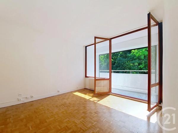 Appartement F2 à vendre  2 pièces - 39 m 2   MELUN  - 77