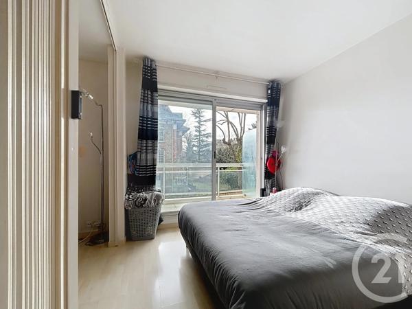 Appartement F2 à vendre  2 pièces - 39 m 2   MELUN  - 77