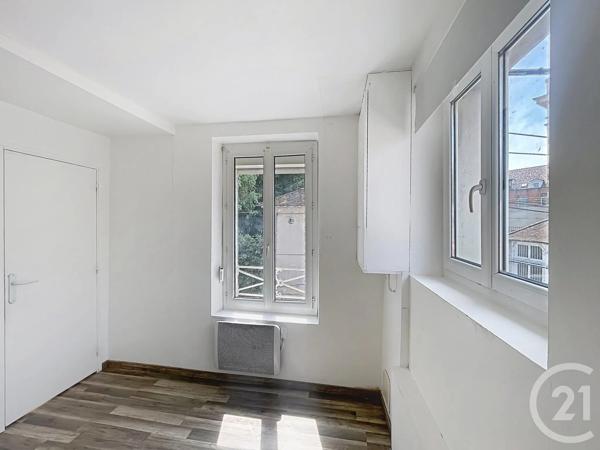 Appartement F2 à vendre  2 pièces - 39 m 2   MELUN  - 77
