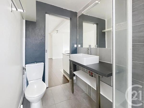Appartement F2 à vendre  2 pièces - 39 m 2   MELUN  - 77