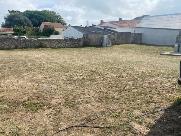 Terrain Barbatre 805 m2