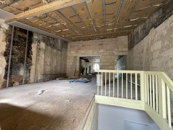 Immeuble de commerce et 2 appartements