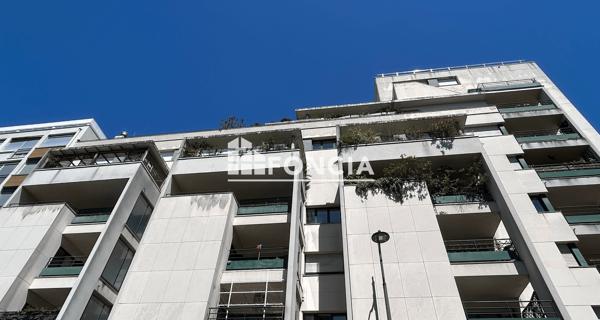 Location Appartement 3 pièces 75.17 m² - Paris 75015
