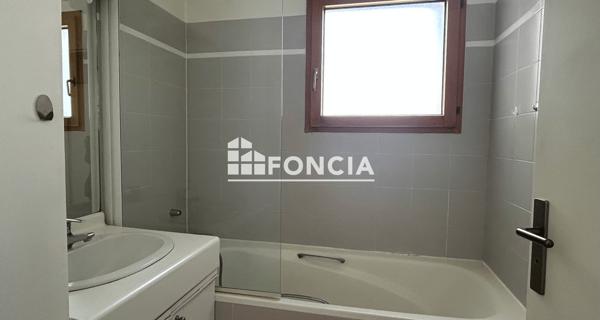 Location Appartement 3 pièces 75.17 m² - Paris 75015