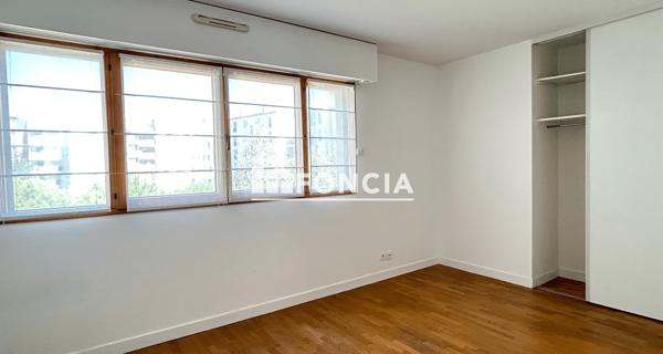 Location Appartement 3 pièces 75.17 m² - Paris 75015