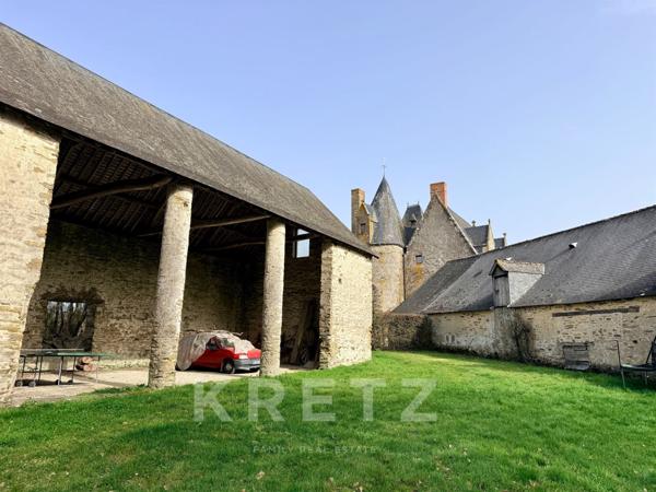 Manoir restauré du XVIe IMH 12ha rivière, bois et dépendances au calme