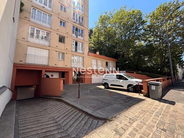 ISSY LES MOULINEAUX - Centre ville - Avenue Bourgain