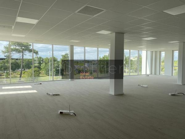 Bureau de 2956 m² à louer à Bordeaux Ouest-Merignac