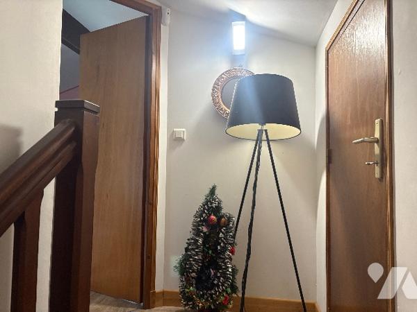 Exclusivité ! En coteaux, vue dégagée dans quartier prisé ! Jardin, garage, 4 chambres...A visiter !