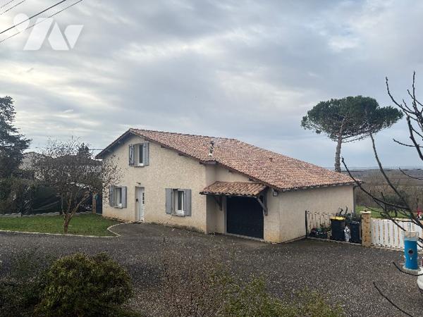 Exclusivité ! En coteaux, vue dégagée dans quartier prisé ! Jardin, garage, 4 chambres...A visiter !