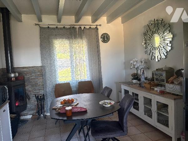 Exclusivité ! En coteaux, vue dégagée dans quartier prisé ! Jardin, garage, 4 chambres...A visiter !