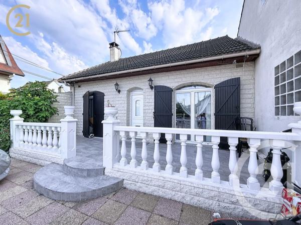 Maison à vendre  4 pièces - 132,71 m 2   BONDY  - 93
