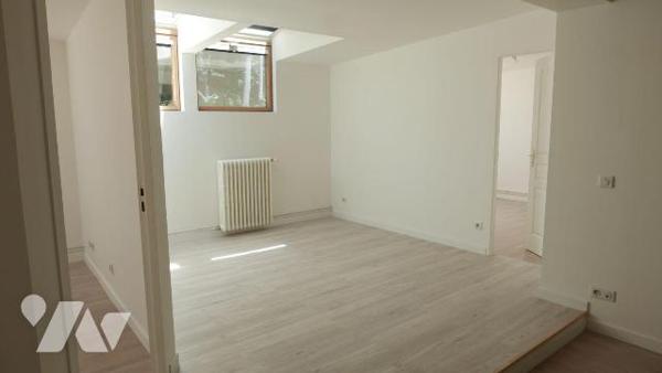 4 APPARTEMENTS RENOVES IDEAL INVESTISSEUR

A vendre à RETHEL (08300), en plein Centre-Ville, ...